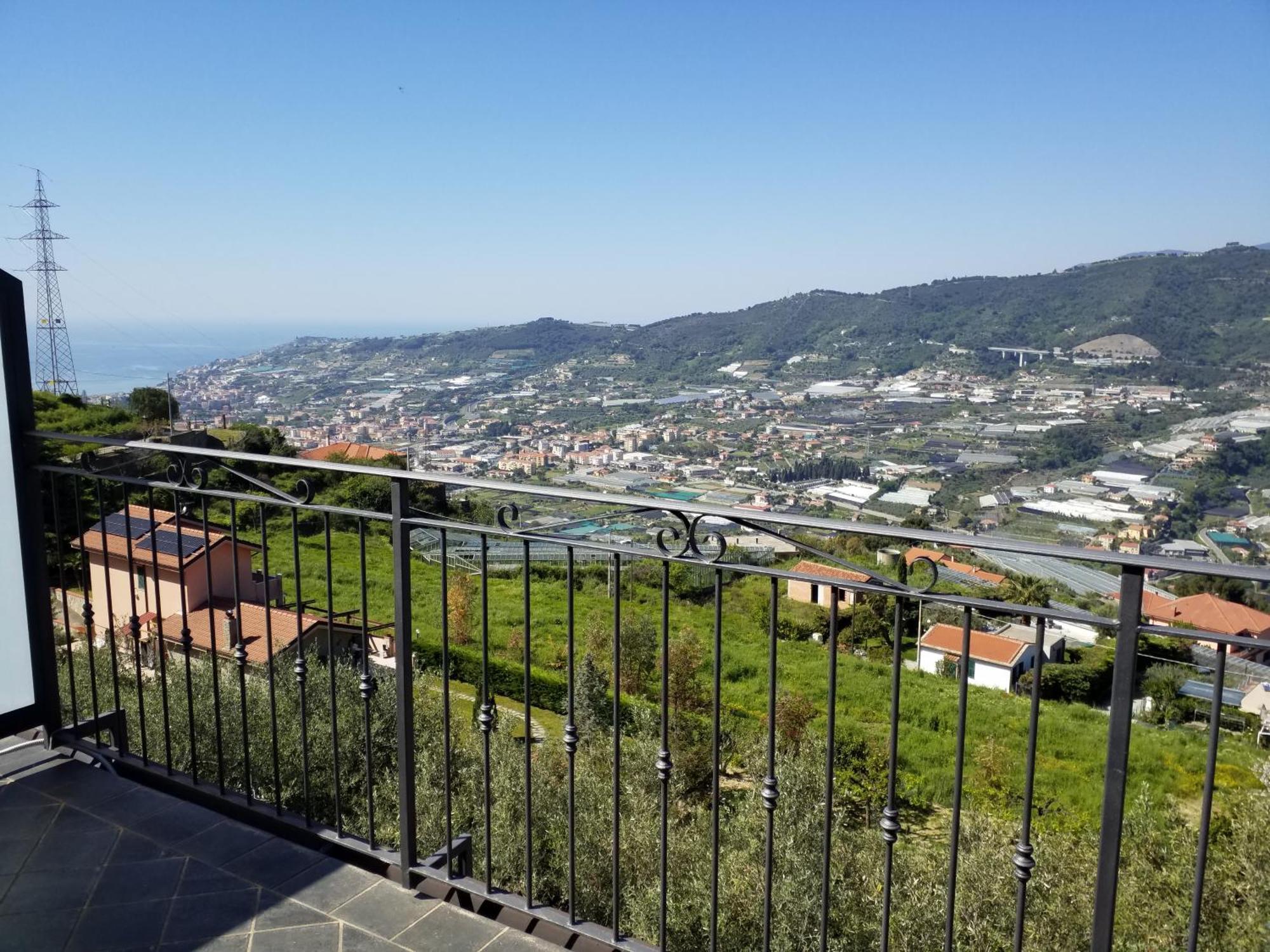 La Vista Del Poggio Bed & Breakfast Castellaro  Exterior foto